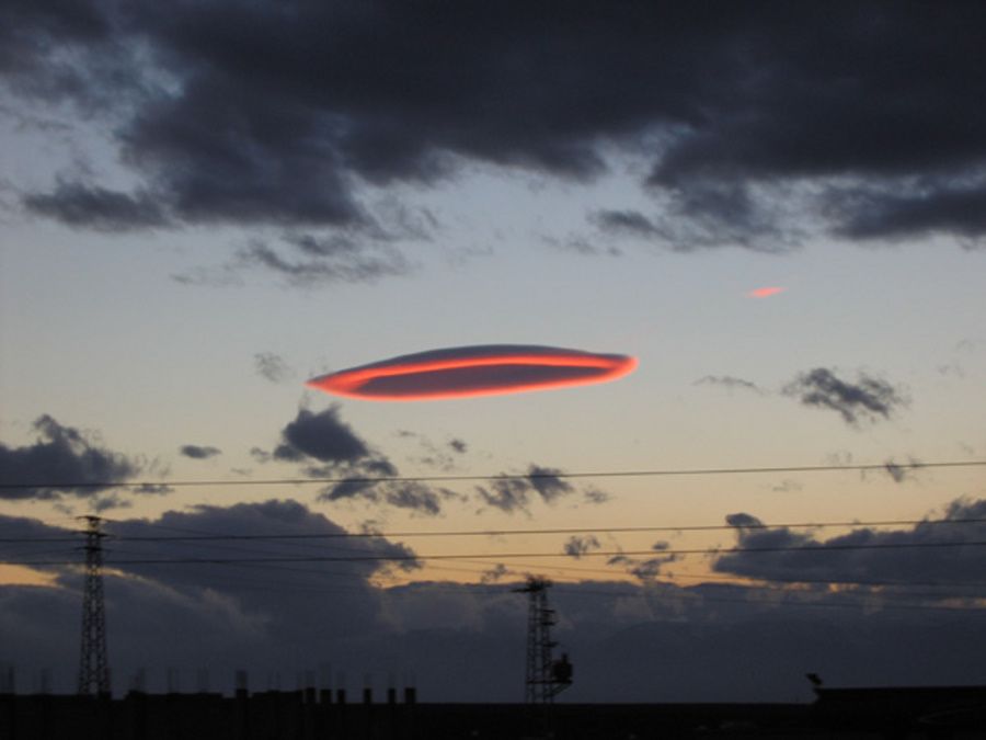 Lenticular_UFO_001_zpsyp9fgmv8.jpg