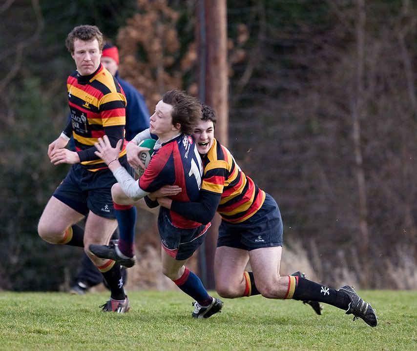 IMAGE: http://i159.photobucket.com/albums/t127/petereoin/Rugby/Lansdowne%20v%20Coolomine%2031-01-2010/_H0X5618.jpg