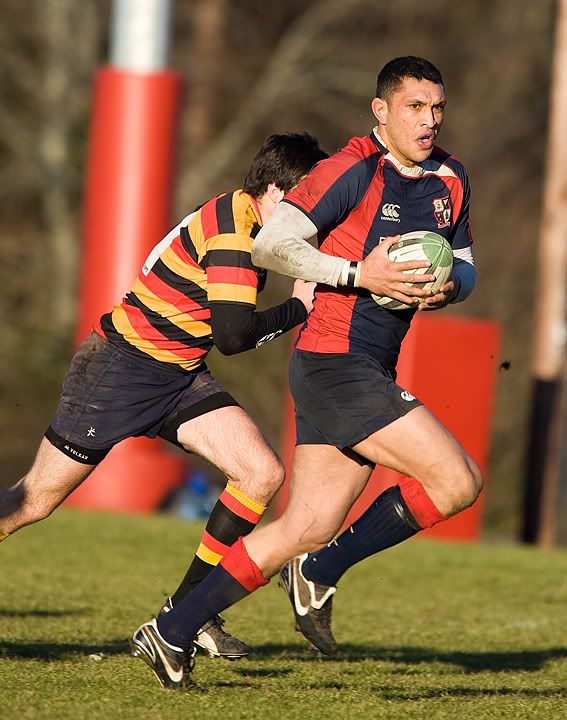 IMAGE: http://i159.photobucket.com/albums/t127/petereoin/Rugby/Lansdowne%20v%20Coolomine%2031-01-2010/_H0X5677.jpg