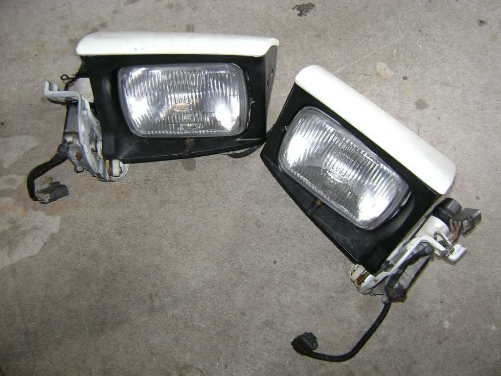 http://i159.photobucket.com/albums/t132/butramp1/s13headlight.jpg