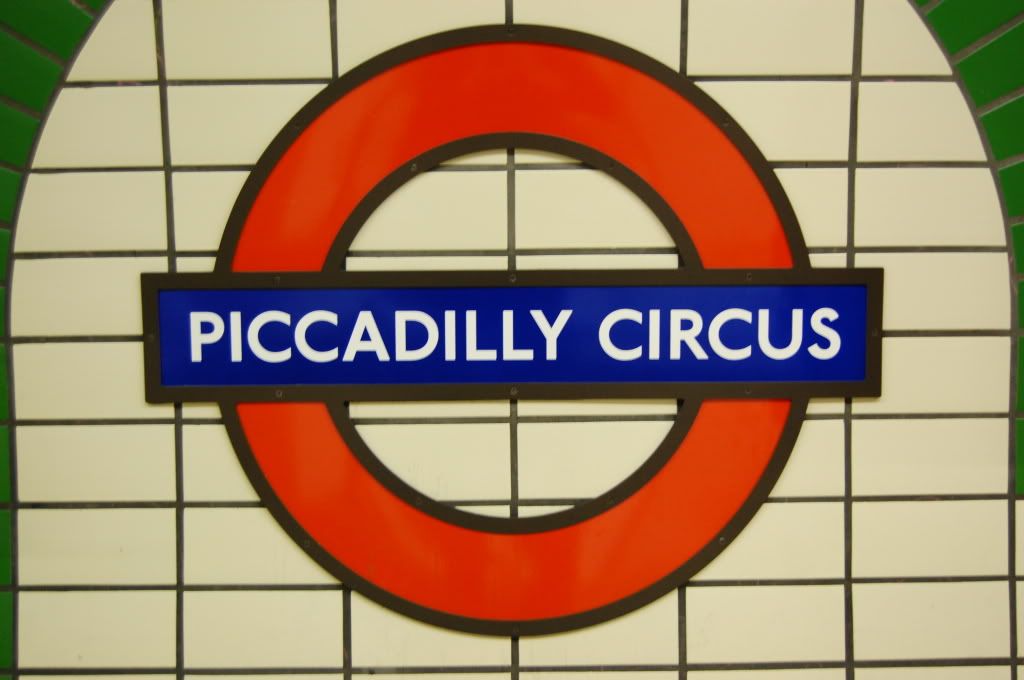 http://i159.photobucket.com/albums/t133/Wieringer/London/STNDEC200830.jpg