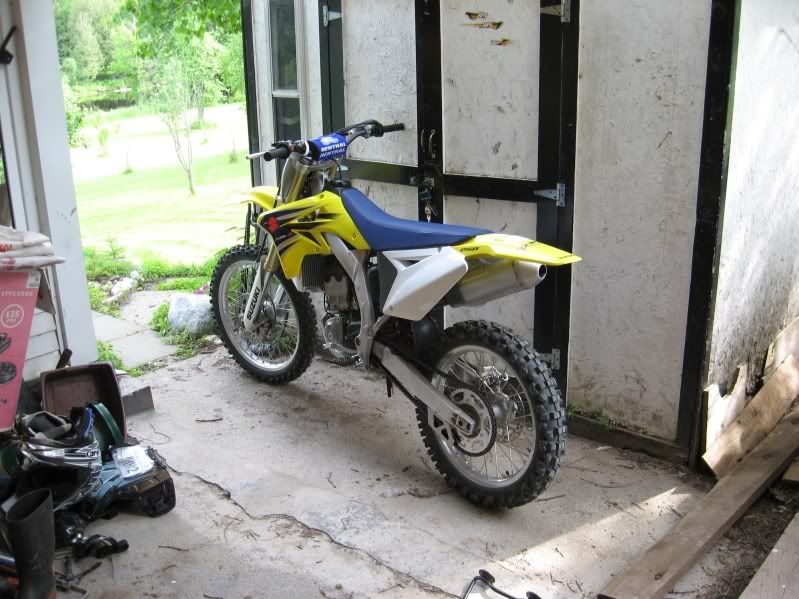 http://i159.photobucket.com/albums/t133/amos19roberts/RMZ2502.jpg