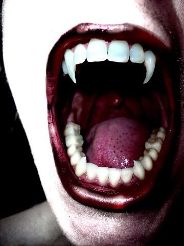 Vampire_Teeth1.jpg