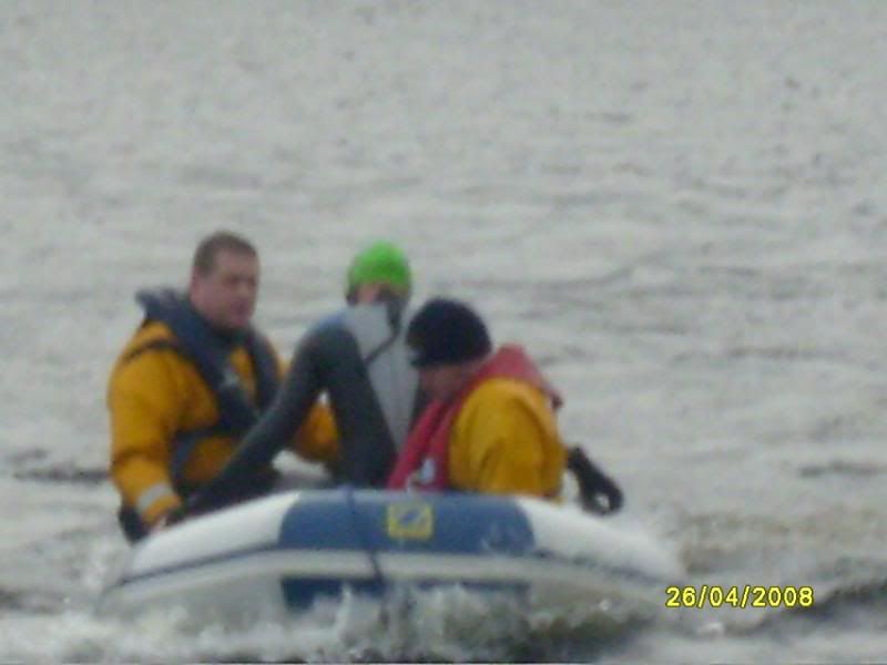 نقره لتكبير أو تصغير الصورة ونقرتين لعرض الصورة في صفحة مستقلة بحجمها الطبيعي