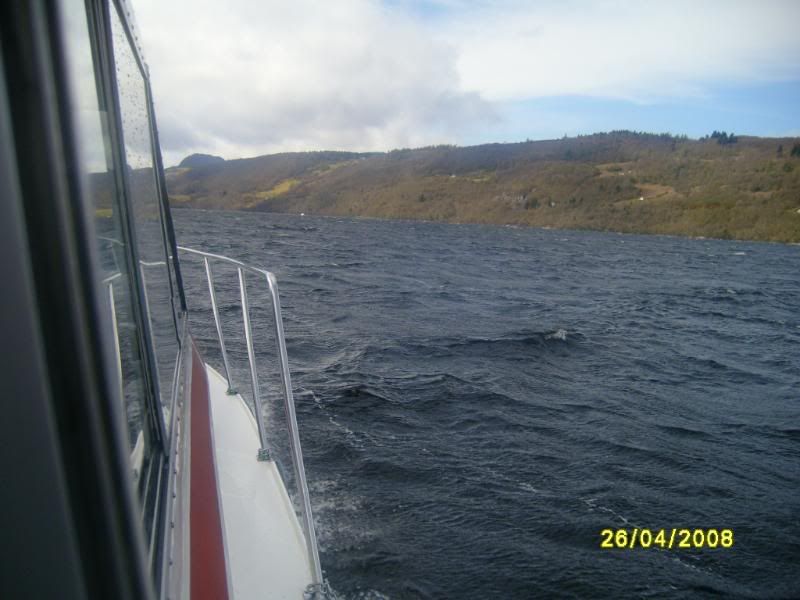 نقره لتكبير أو تصغير الصورة ونقرتين لعرض الصورة في صفحة مستقلة بحجمها الطبيعي