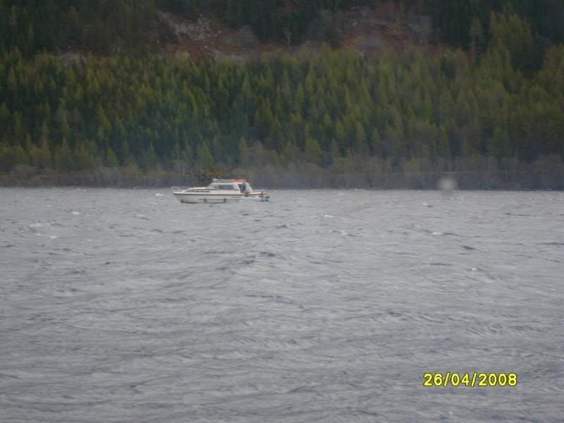 نقره لتكبير أو تصغير الصورة ونقرتين لعرض الصورة في صفحة مستقلة بحجمها الطبيعي