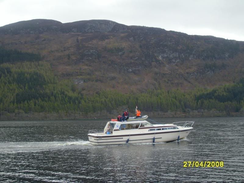 نقره لتكبير أو تصغير الصورة ونقرتين لعرض الصورة في صفحة مستقلة بحجمها الطبيعي