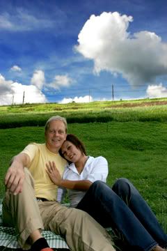 IMAGE: http://i159.photobucket.com/albums/t145/cjsales_photography/wedding/GY6E3478copy.jpg