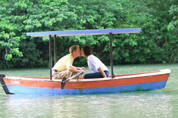 IMAGE: http://i159.photobucket.com/albums/t145/cjsales_photography/wedding/IMG_8420.jpg