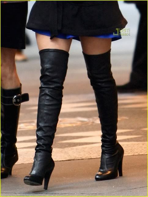 Hayden Panettiere makes Thigh High Boots look fabulous