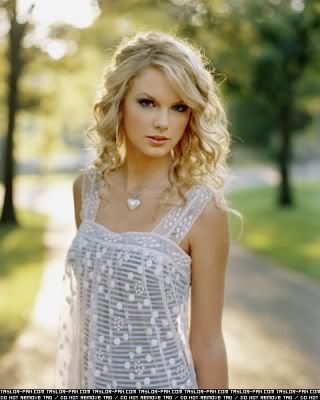 taylor swift black and white photoshoot. Taylor Swift new photoshoot