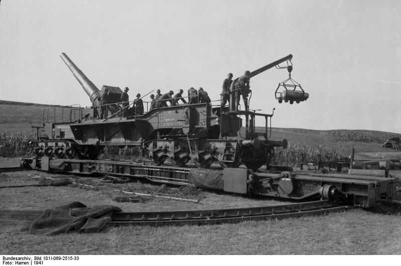 Bundesarchiv_Bild_101I-069-2515-33_Frankreich_Atlantikwall_Eisenbahngeschtz.jpg