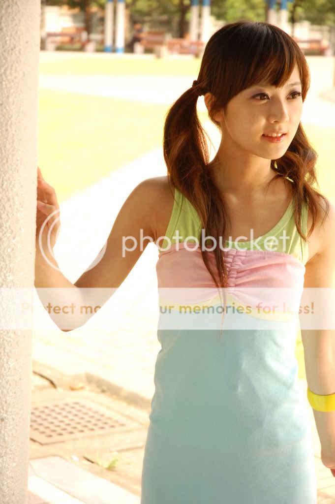 网络美眉 果子>新照 [18p]